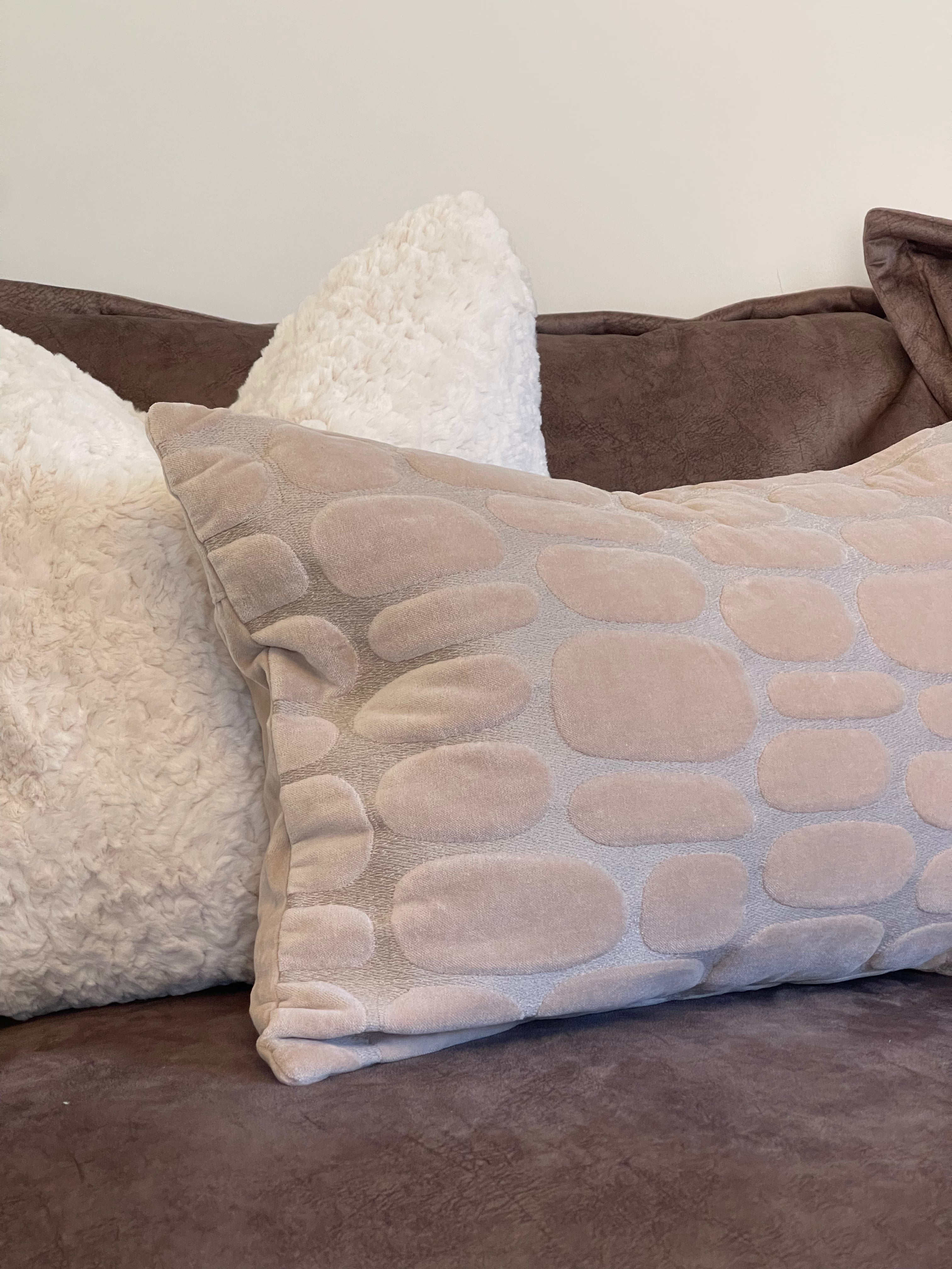Boulder Embroidered Cushion Cover Quartz / 40x60