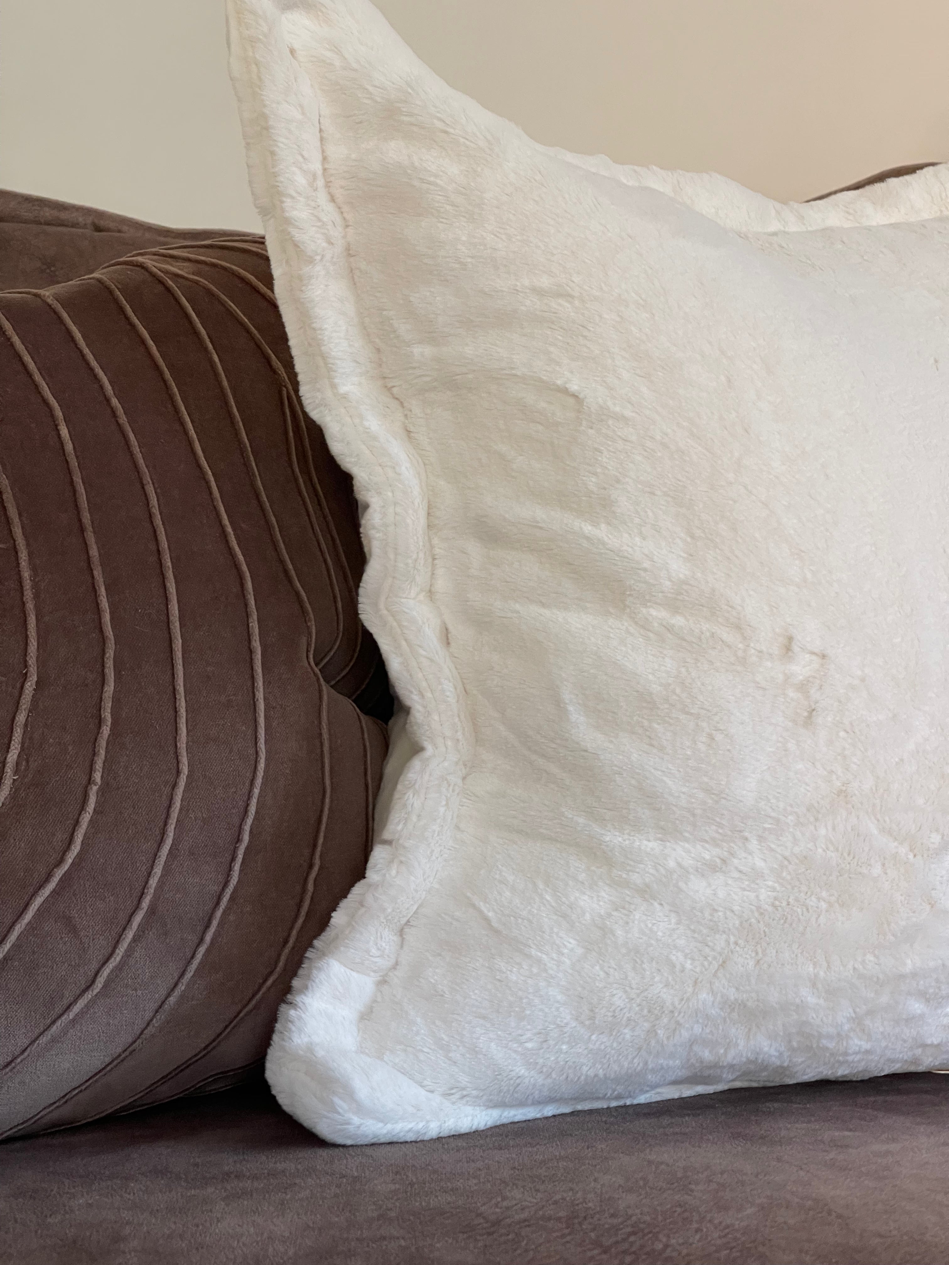 Kallu Faux Fur Cushion Cover Ecru / 45x45