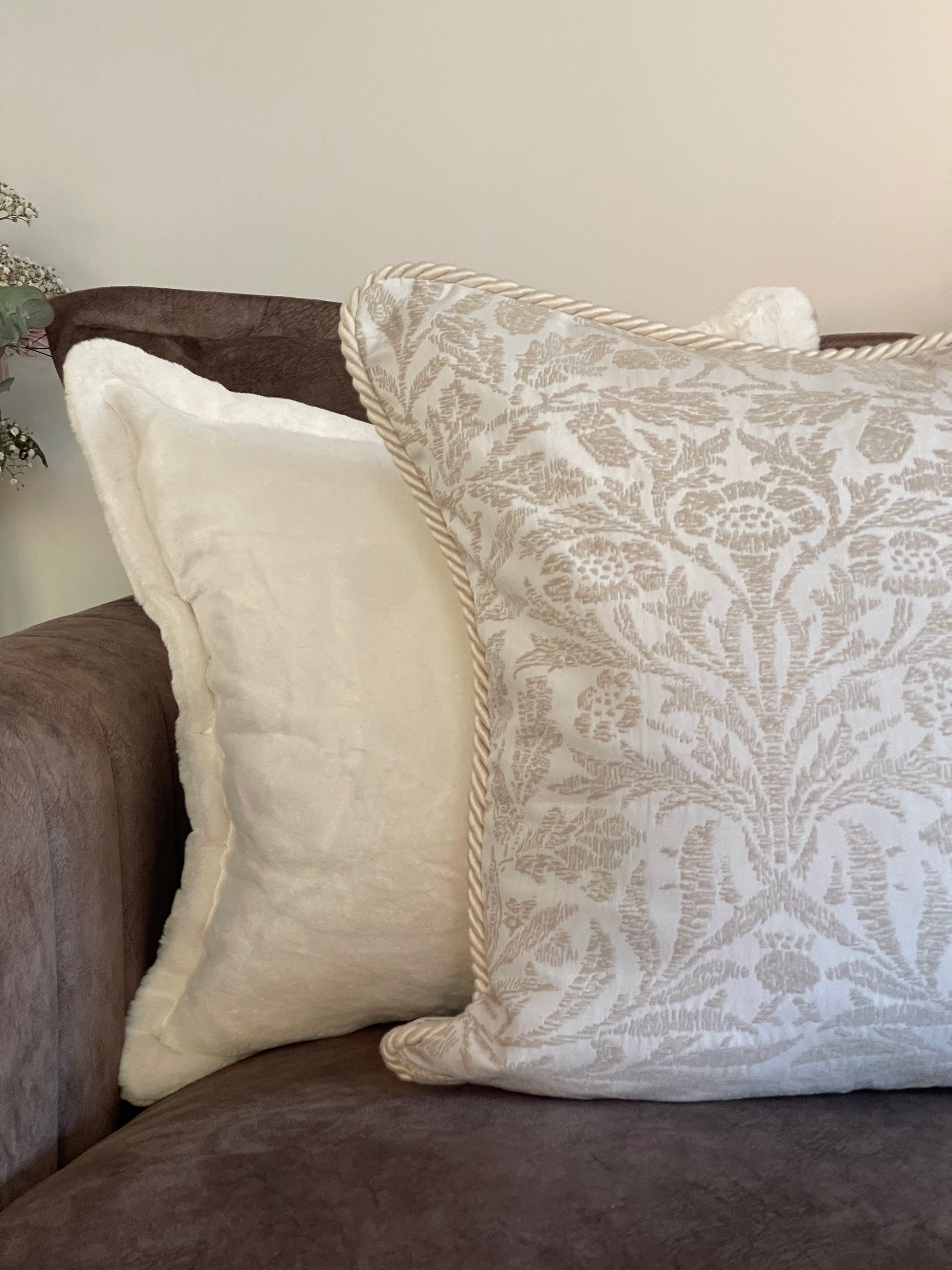 Acorn Tonal Jacquard Cushion Cover Ivory / 50x50