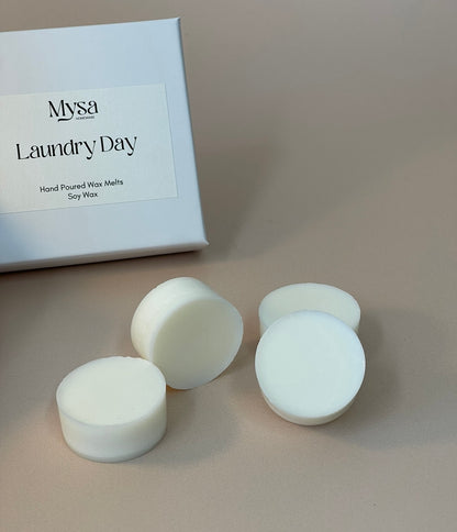 Laundry Day luxury scented wax melts in gift box. Home fragrance with soy wax and Baby Powder, light musk, lavender &amp; jasmine.